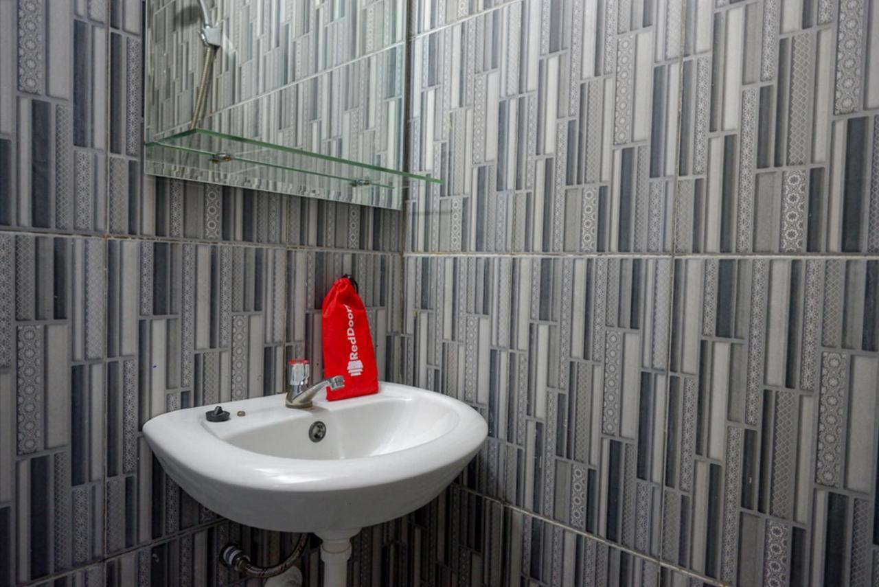 Reddoorz @ Jalan Gatot Subroto Semarang Hotel Eksteriør billede
