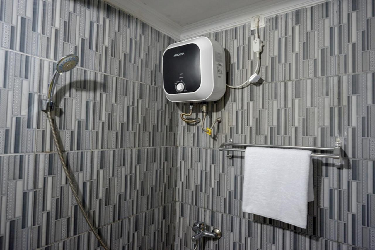 Reddoorz @ Jalan Gatot Subroto Semarang Hotel Eksteriør billede