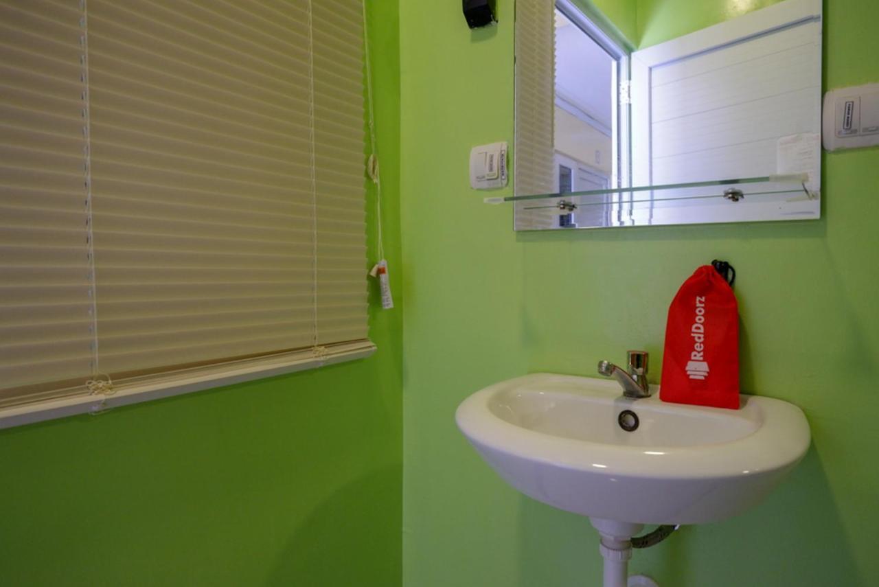 Reddoorz @ Jalan Gatot Subroto Semarang Hotel Eksteriør billede