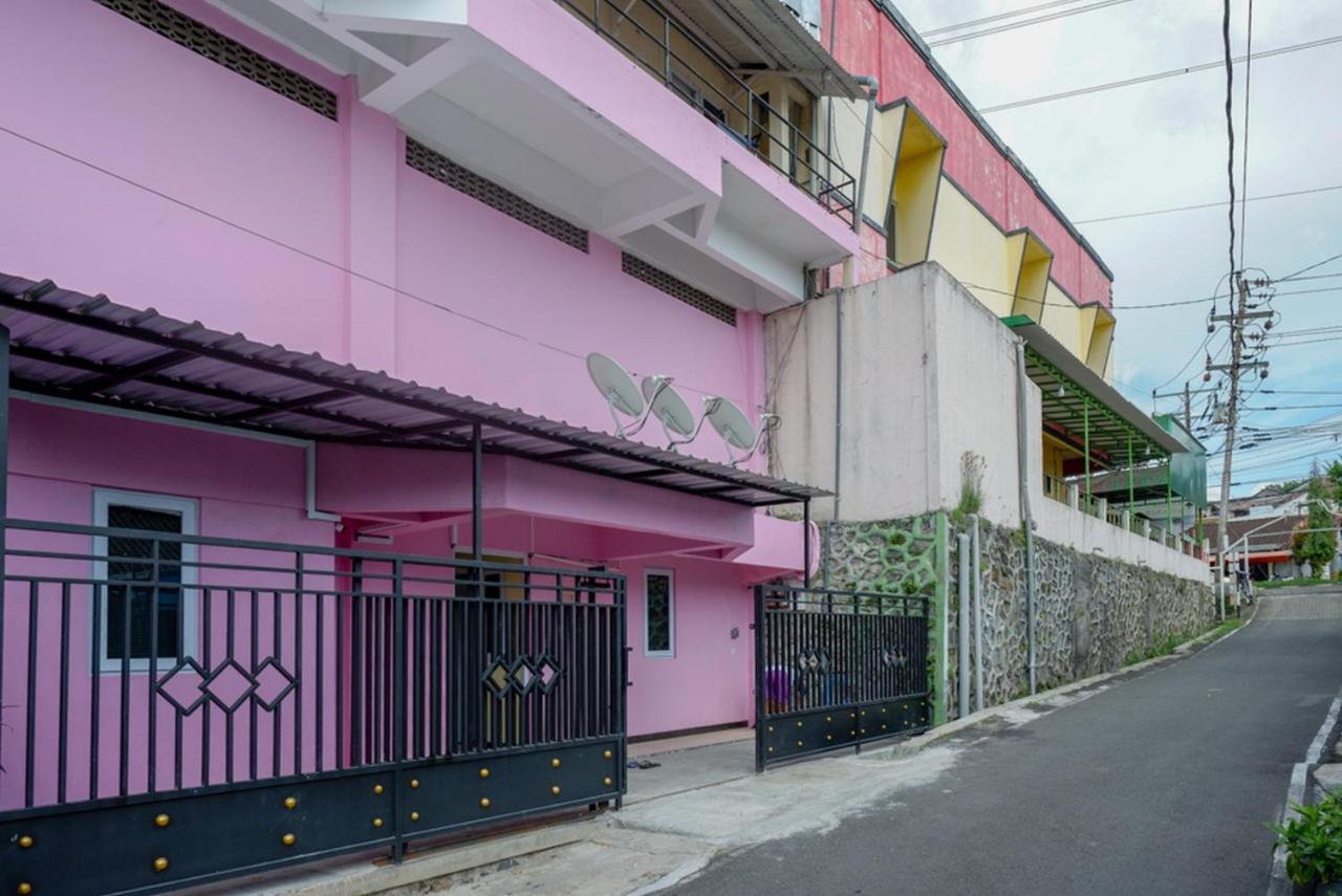 Reddoorz @ Jalan Gatot Subroto Semarang Hotel Eksteriør billede