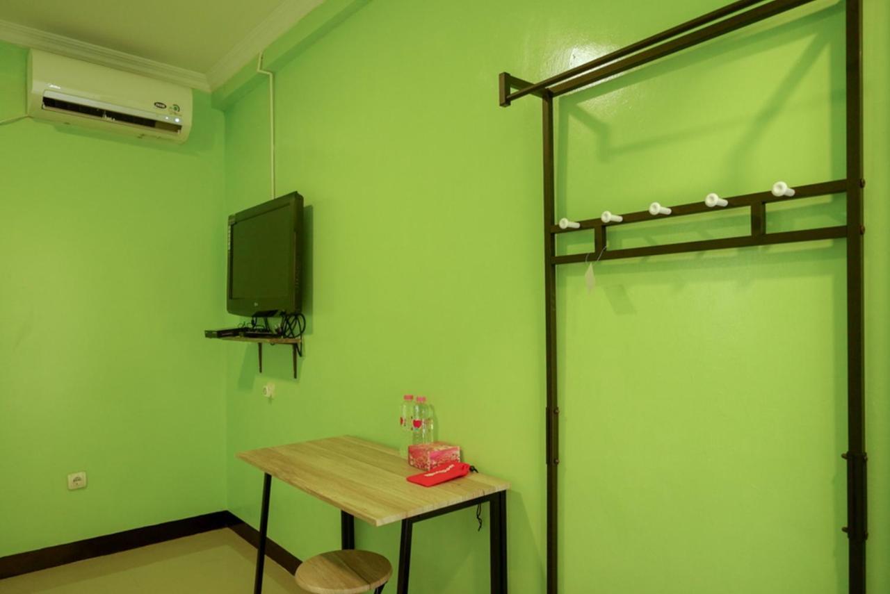Reddoorz @ Jalan Gatot Subroto Semarang Hotel Eksteriør billede
