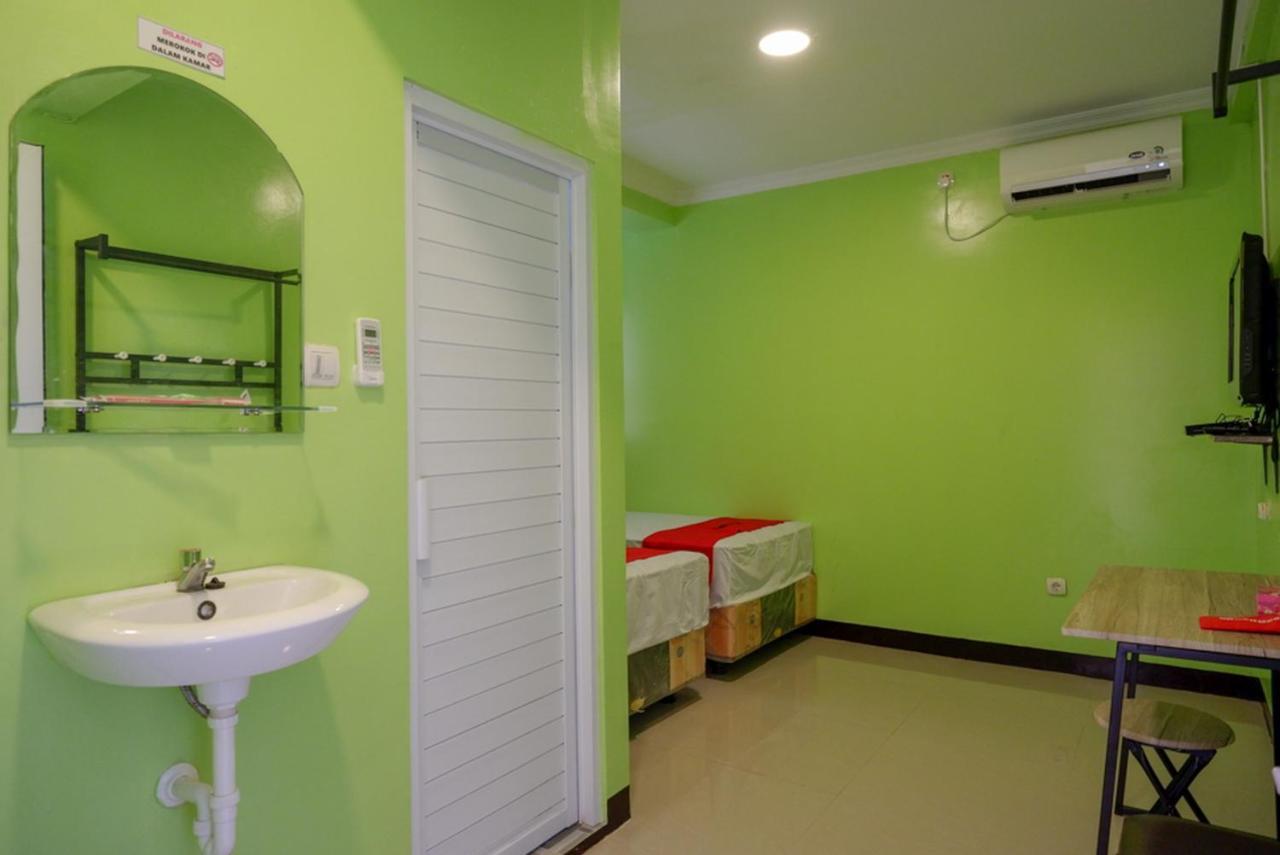 Reddoorz @ Jalan Gatot Subroto Semarang Hotel Eksteriør billede